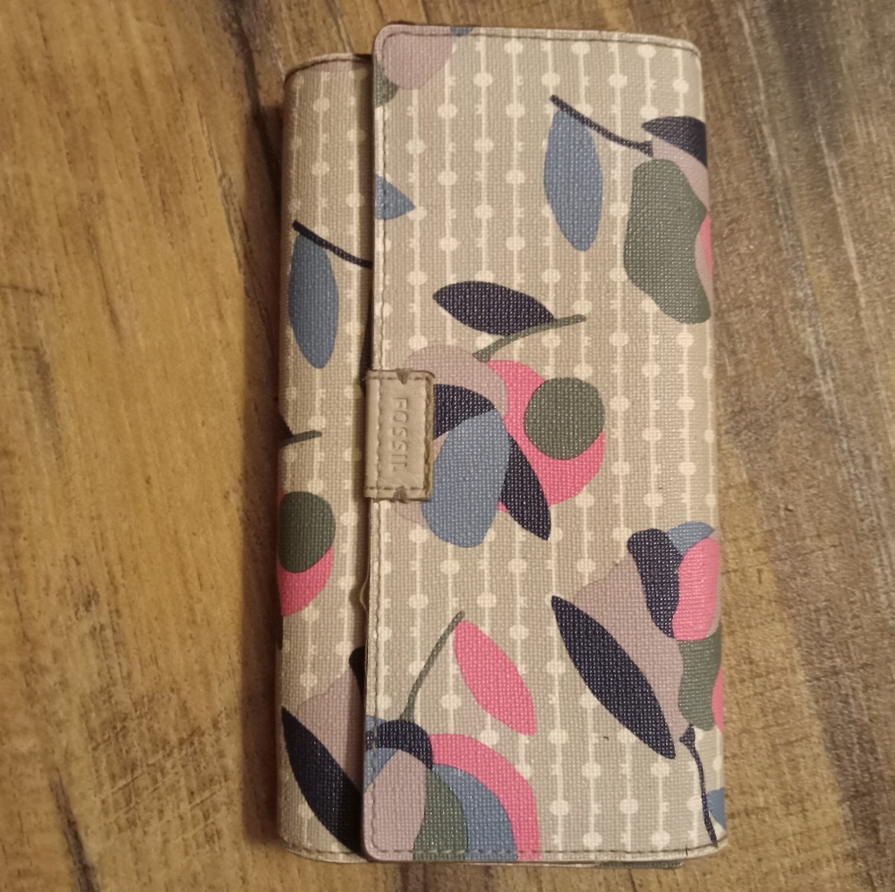 Fossil wallet